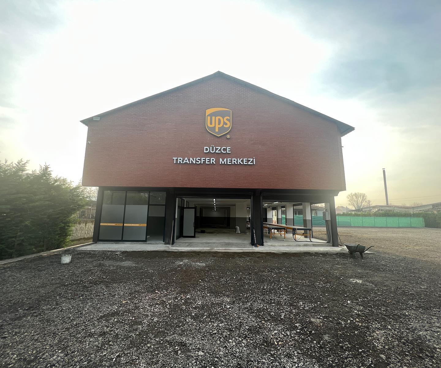 UPS Kargo Transfer Merkezi